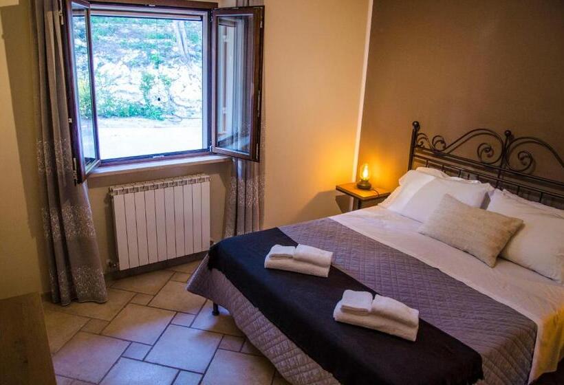 تختخواب و صبحانه La Ginestra In Fiore Camere