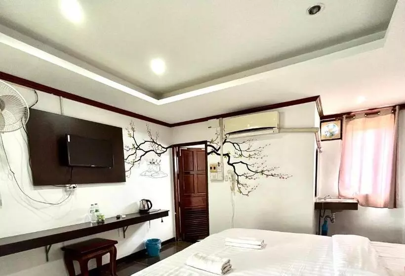 Hotelli Domon Riverside