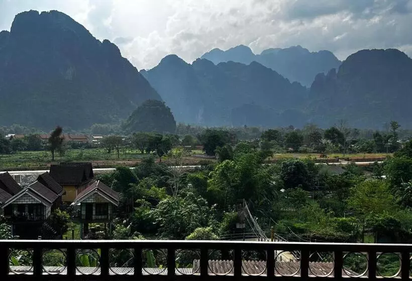 Hotelli Domon Riverside