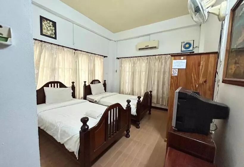 Hotelli Domon Riverside