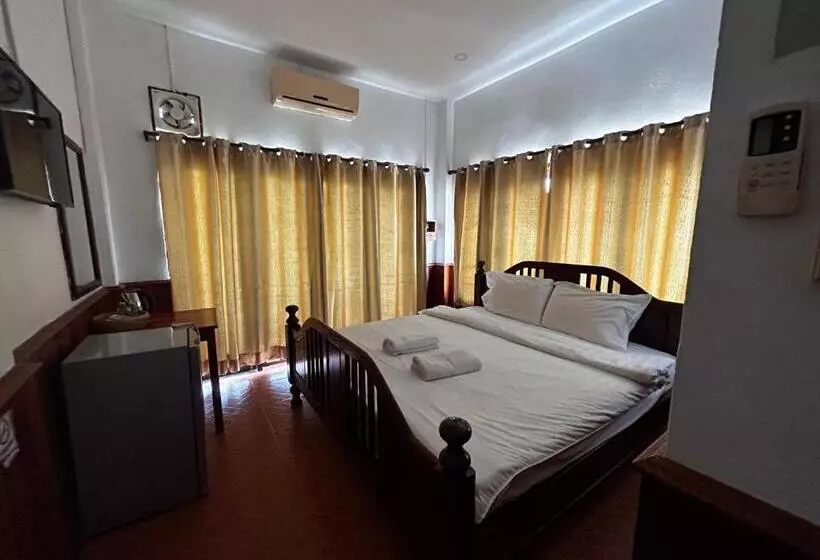 Hotelli Domon Riverside