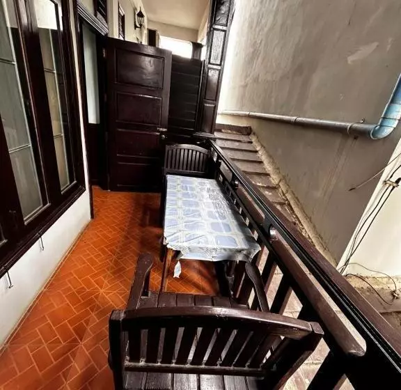 Hotelli Domon Riverside