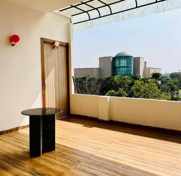 Отель Oyo 80968b The Westin