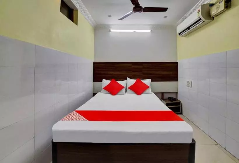 Hotelli Oyo Flagship 81255 Anu Residency