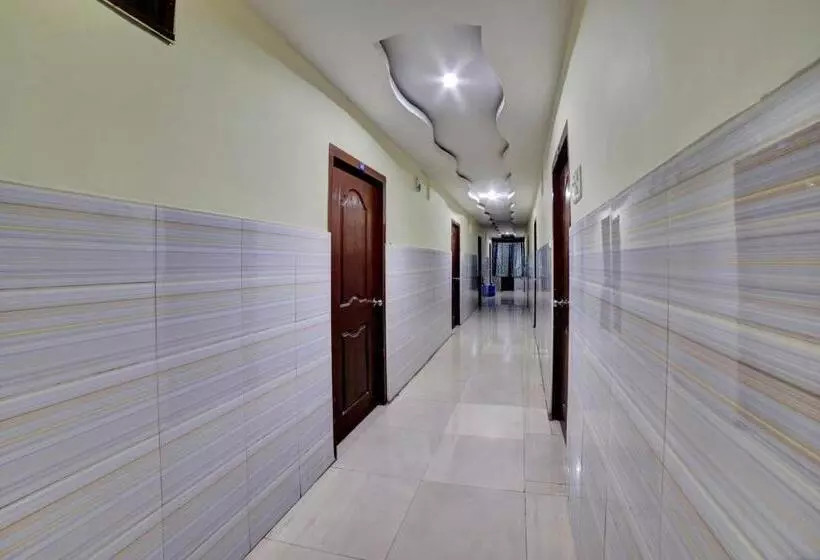 Hotelli Oyo Flagship 81255 Anu Residency
