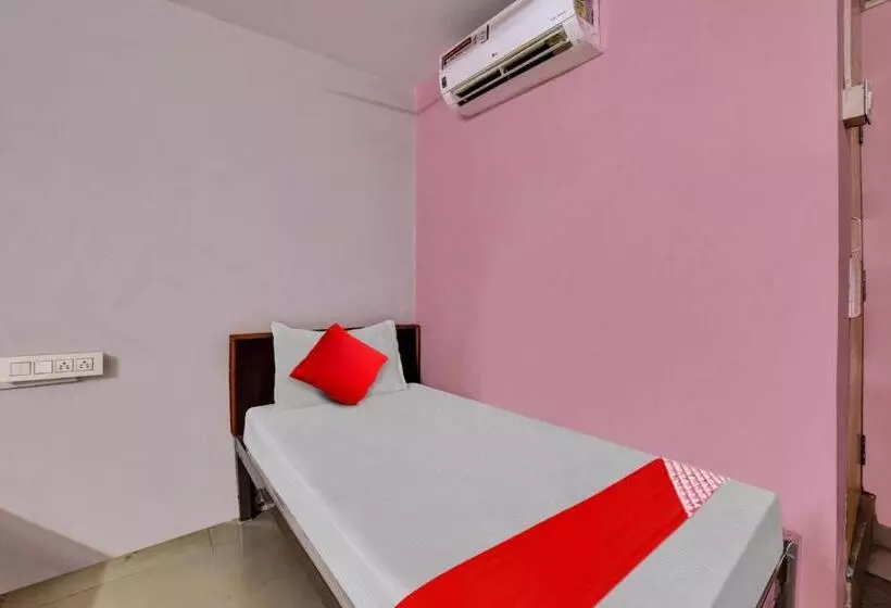 Hotelli Oyo Flagship 81255 Anu Residency