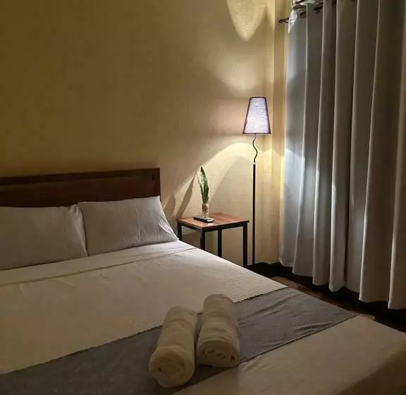 پانسیون Elisha S Guest House