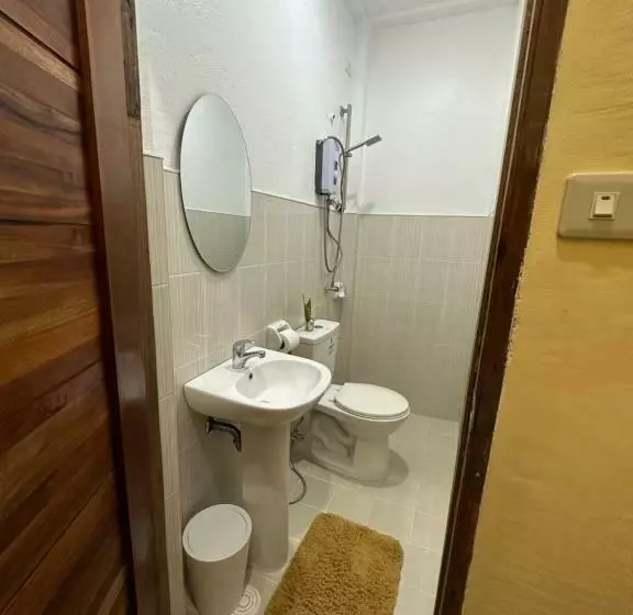 پانسیون Elisha S Guest House
