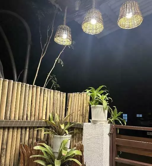 پانسیون Elisha S Guest House