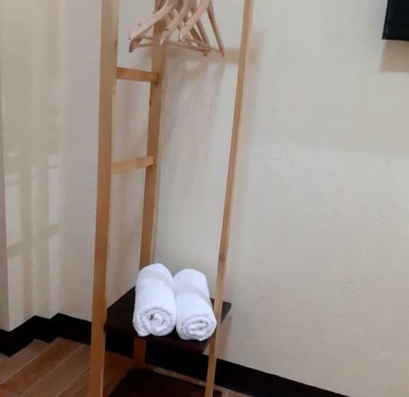 Pensjonat Elisha S Guest House