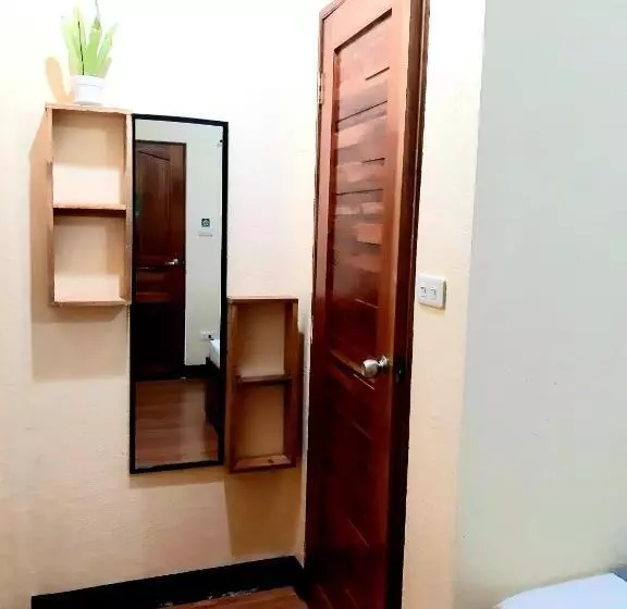 پانسیون Elisha S Guest House
