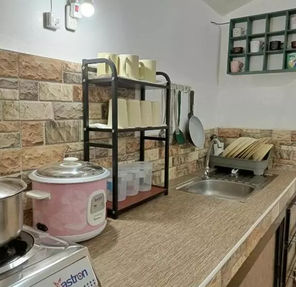 پانسیون Elisha S Guest House