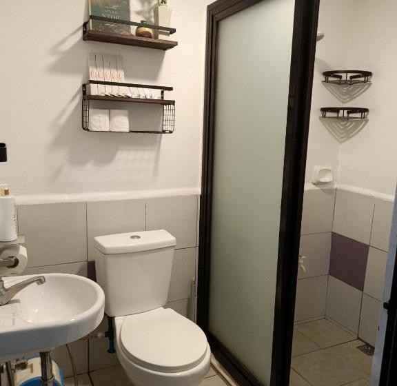 Pensjonat Elisha S Guest House