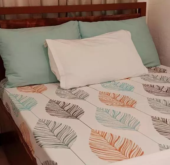 پانسیون Elisha S Guest House