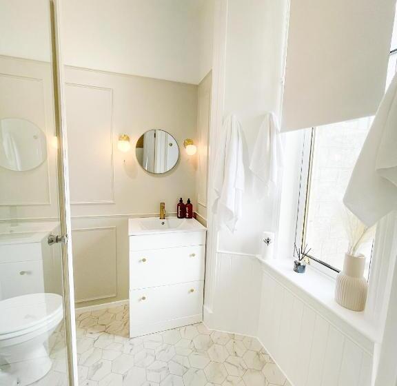 Majatalo Kenavara House