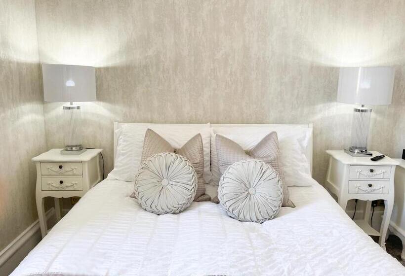 Majatalo Kenavara House