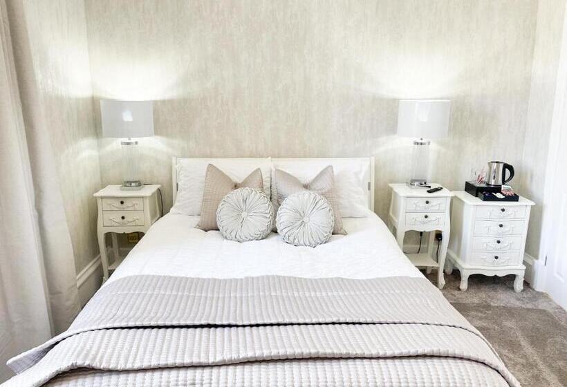 Majatalo Kenavara House