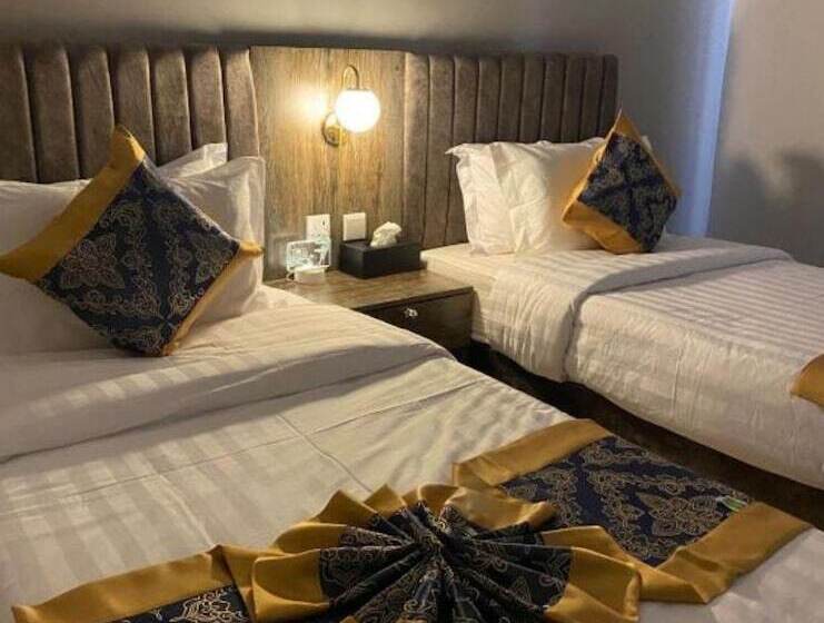 هتل Desert Paradise