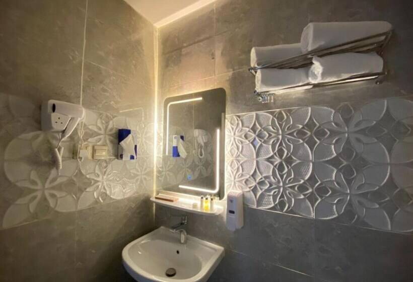 هتل Desert Paradise