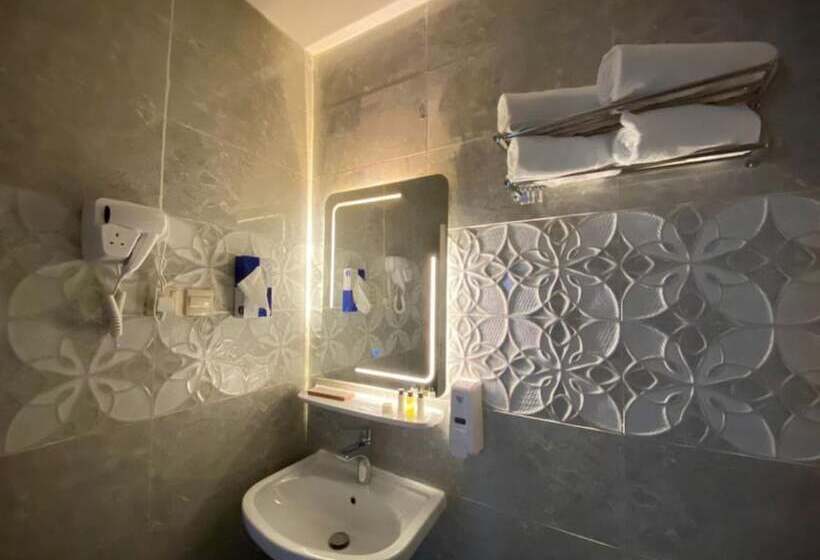 هتل Desert Paradise