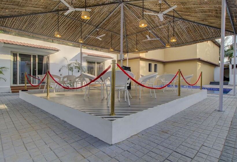 ホテル Treebo Code Red