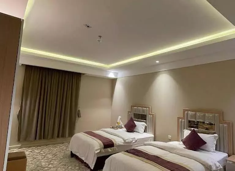 فندق العزم