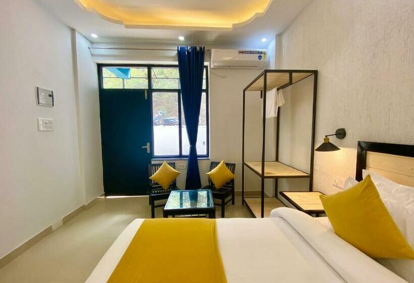 Retkeilymaja 90 S Rishikesh