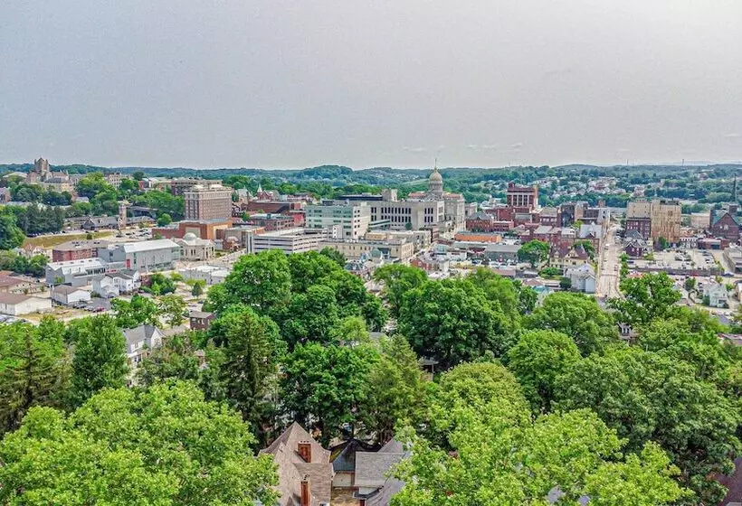 Hotelli The Grandeur Estate