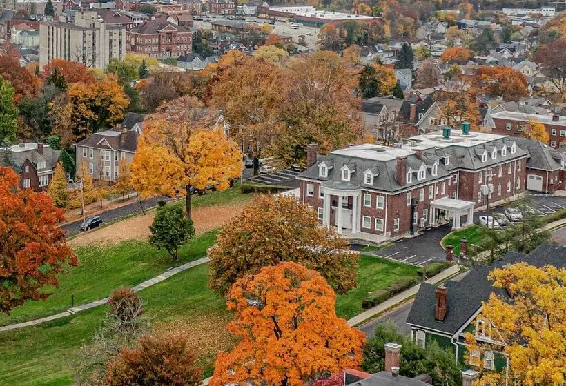 Hotelli The Grandeur Estate