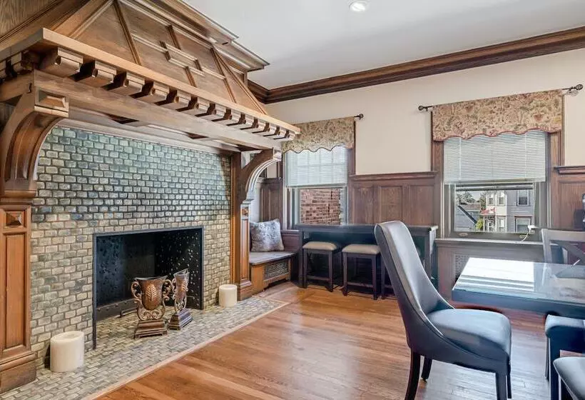 Hotelli The Grandeur Estate