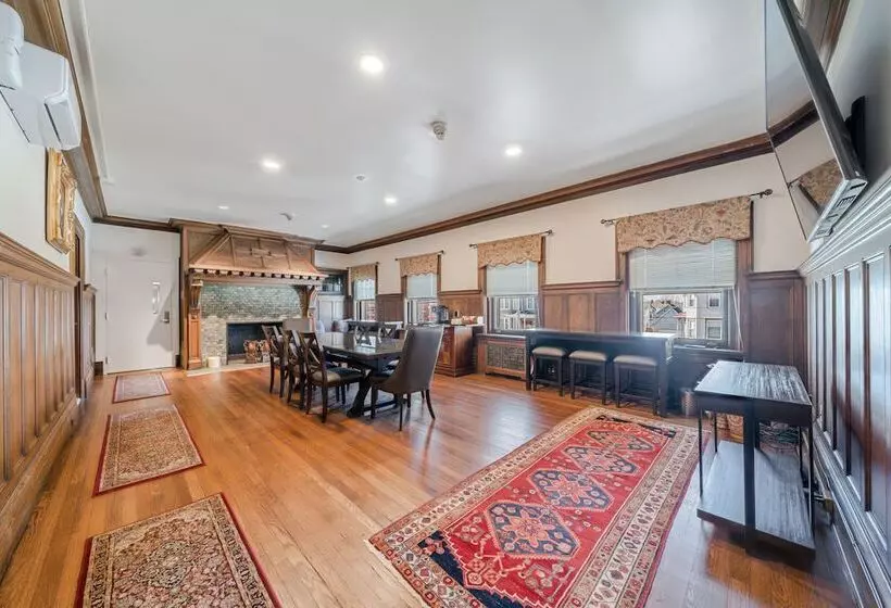 Hotelli The Grandeur Estate