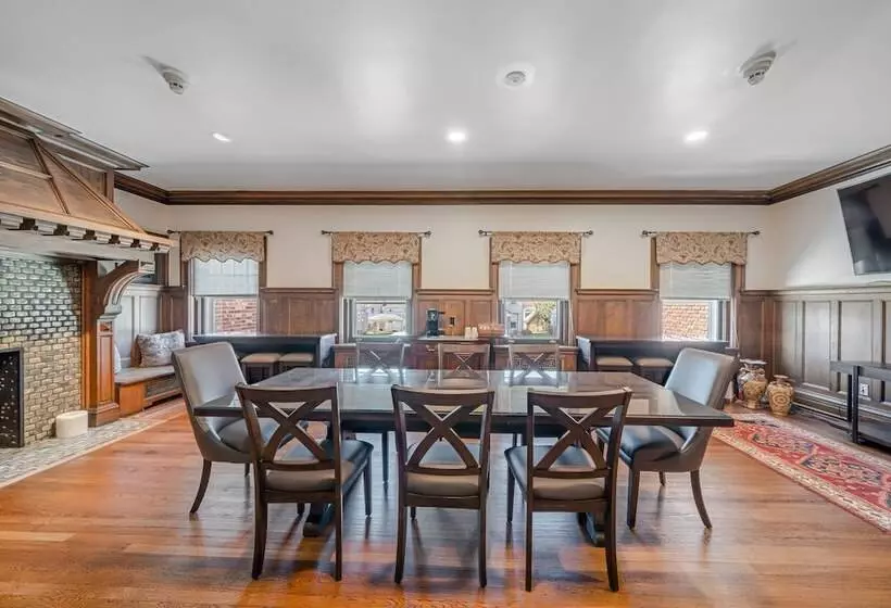 Hotelli The Grandeur Estate