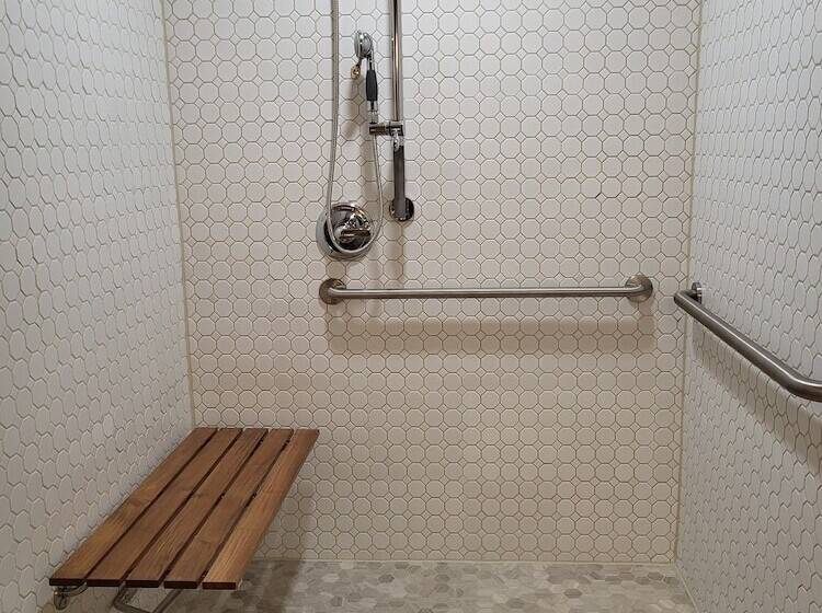 Отель The Grandeur Estate