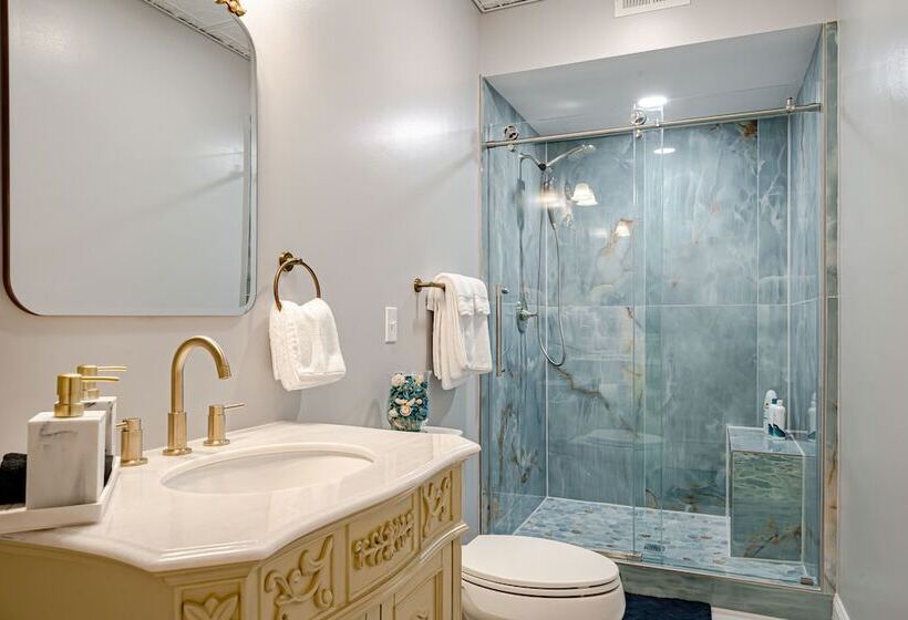 Отель The Grandeur Estate