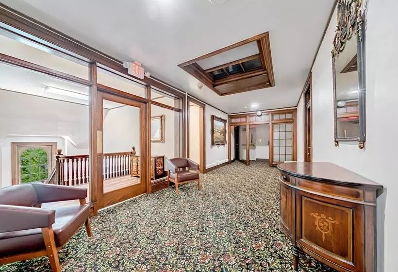 Hotelli The Grandeur Estate