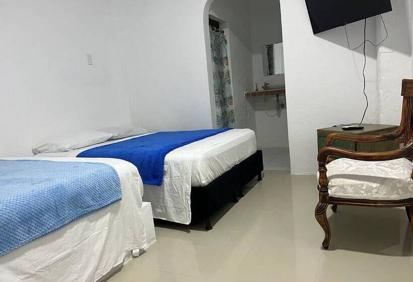 פנסיון Room In Lodge   Tr A1c Hostel Room Near Castillo San Felipe With Pool And Wifi