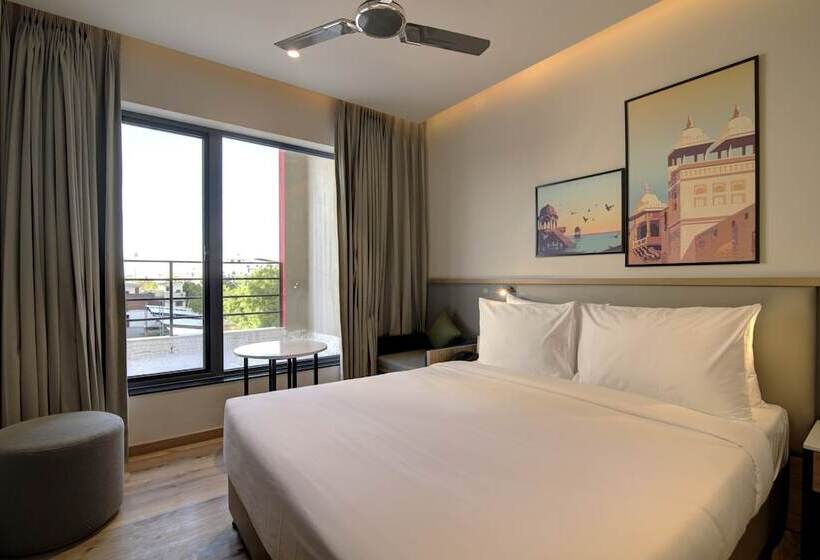 7 Apple Hotel Pratap Nagar, Jaipur