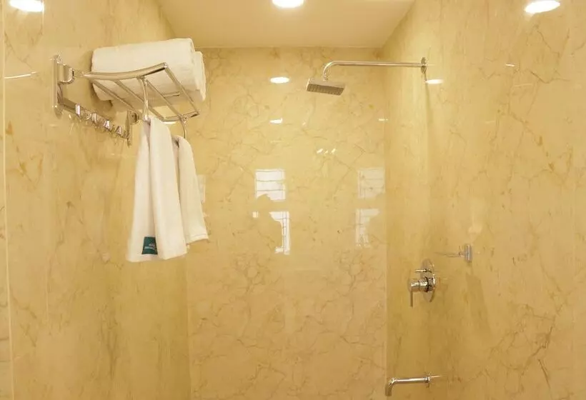 Hotelli Emeraald House