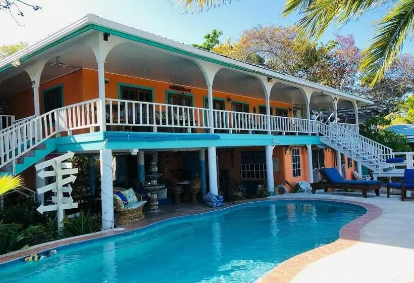 Retkeilymaja Coral Cove Inn