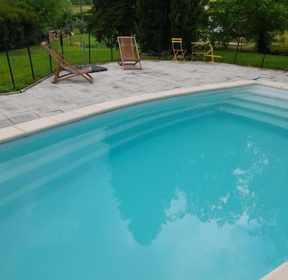 ベッドアンドブレックファースト Chambre Comtoise