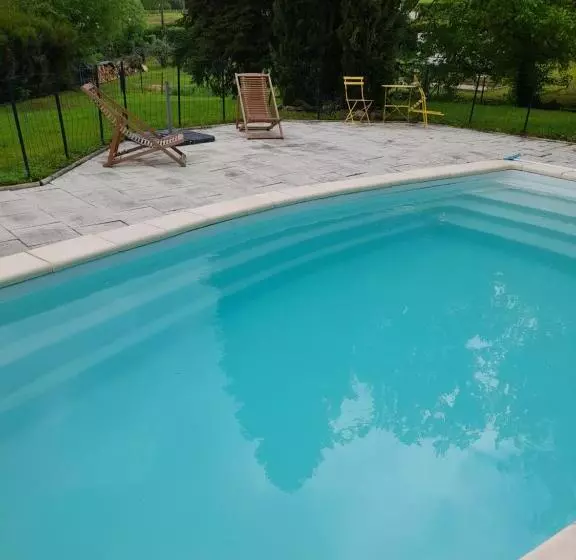 ベッドアンドブレックファースト Chambre Comtoise