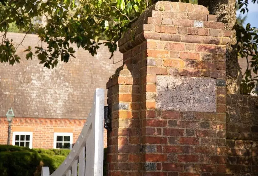 Aamiaismajoitus (B&B) The Inn At Tacaro Estate