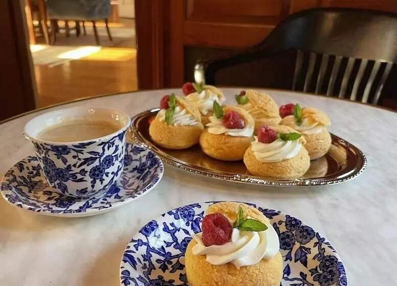 Aamiaismajoitus (B&B) The Inn At Tacaro Estate