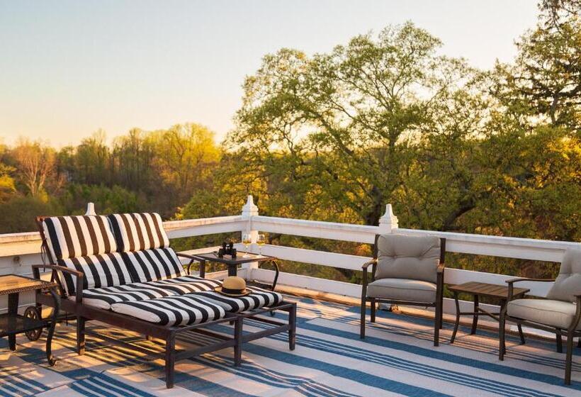 Bed and Breakfast The Inn At Tacaro Estate