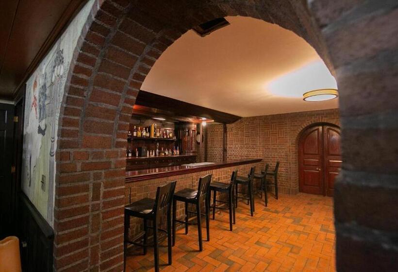 Bed and Breakfast The Inn At Tacaro Estate