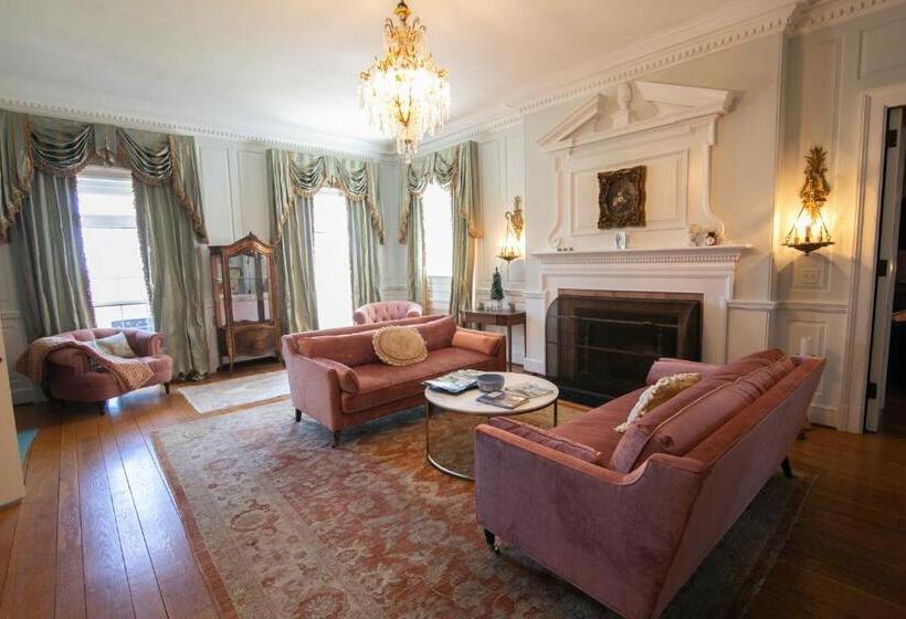 Bed and Breakfast The Inn At Tacaro Estate