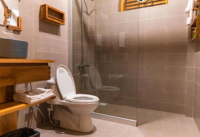 Dumani Nagar Hotel & Resort