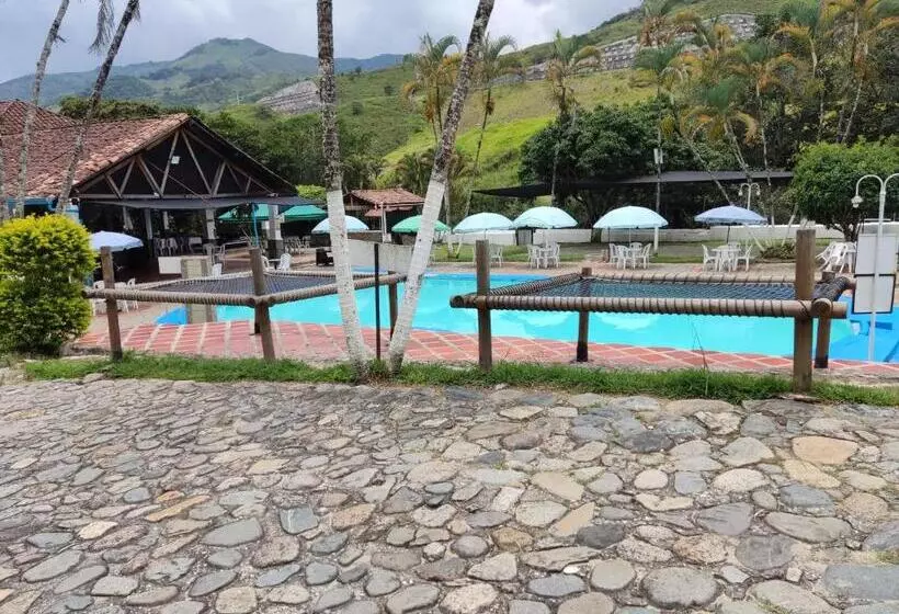 ホテル Hosteria Puerta Del Nus