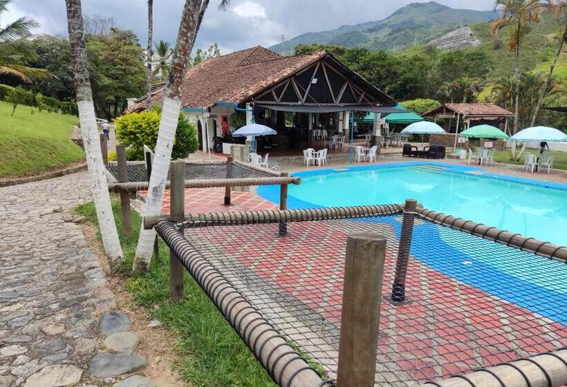 Hotel Hosteria Puerta Del Nus