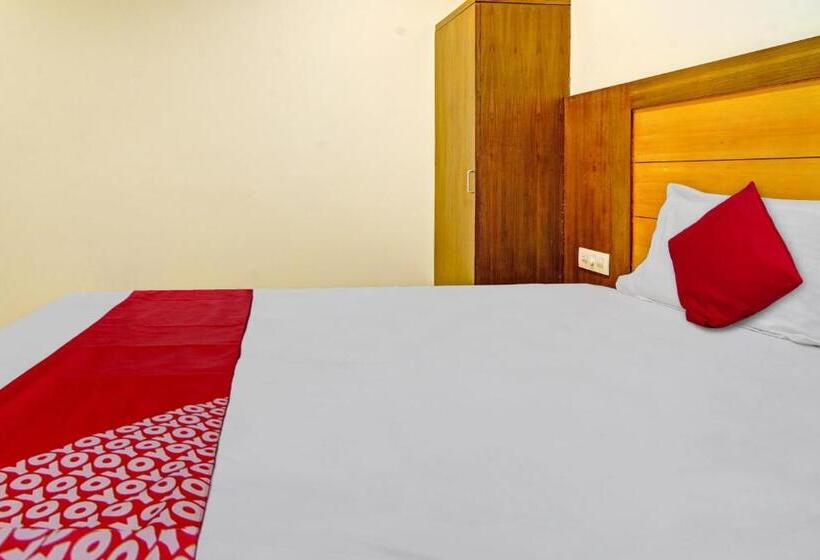 Отель Oyo Flagship 81091  Samrat